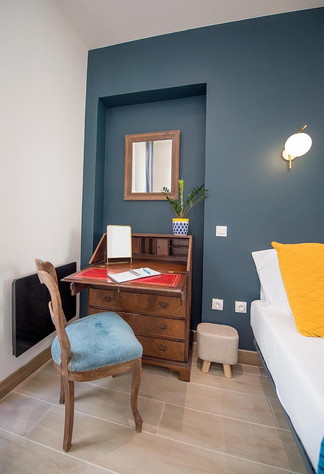 Magnifique 2 Pieces Lumineux Vieux Appartement