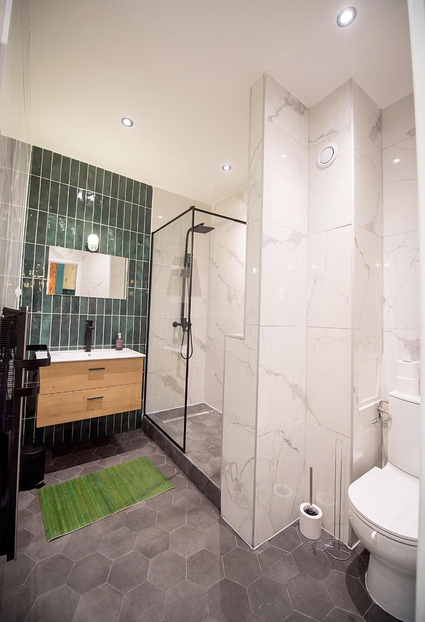 Magnifique 2 Pieces Lumineux Vieux Appartement Nice